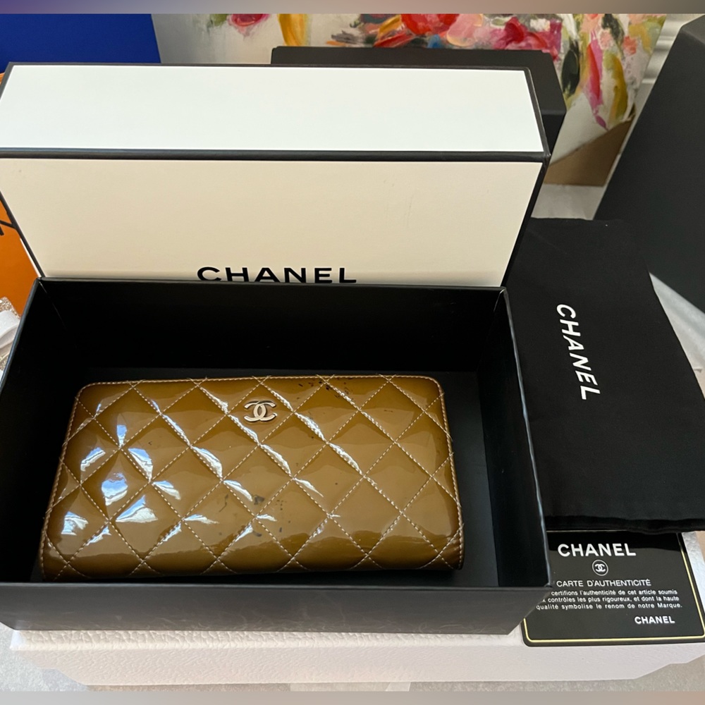 AUTHENTIC CHANEL PATENT BRONZE/TAN LEATHER LONG YEN WALLET